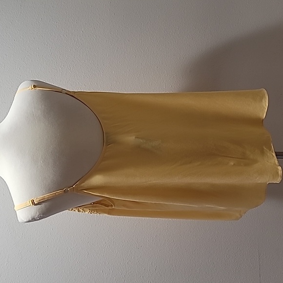 TORRID YELLOW TANK TOP EMBROIDERED EYELET CAMISOLE SLEEVELESS V NECK BLOUSE 1X - Picture 7 of 12
